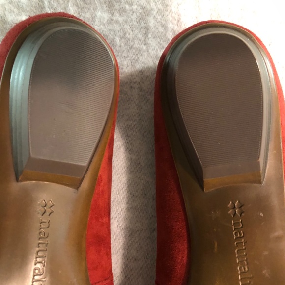 NWOT - Naturalizer Wine-Colored Suede Flats - Picture 12 of 12